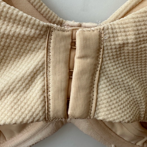 BERLEI - High Performance Underwire Non Padded Sports Bra Nude - 18DD (US 40DD) - Picture 5 of 10